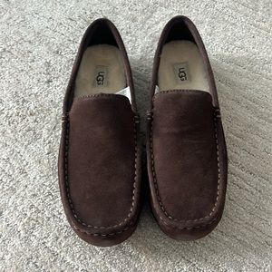 NWT Men’s Brown UGG Slippers